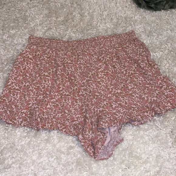 American Eagle Outfitters Pants - American Eagle shorts!